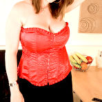 First pic of Scoreland.com - Amber Lee - Table Top Treat