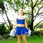 First pic of Cheerleaders Hardcore!