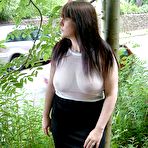 Second pic of Jays Mature Flashing - Busty Granny Outdoors