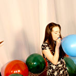 First pic of Lesbo Boss and Secretary Popping Balloons