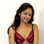 Second pic of MySexyDivya.com - Sexy Indian Babe Divya Yogesh