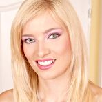 First pic of LoveThePink.com : Bright Pink Pussy Meat!