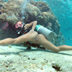 Second pic of Nikky Thorne Scubadiving - In The Crack