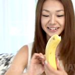 First pic of この動画の画像を見る元レースクィーンの広田さくらちゃん。今回はフェラテクをじっくり見せて貰います！バナナ、茄子よりもやはりチンポがいいみたいです！ - Ferame.com