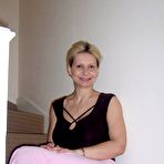 First pic of Slutty wife spreads on the stairs | MATURE XXX PICS