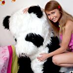 First pic of Horny babe has vibrator orgasm - Panda fuck