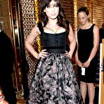 Second pic of Daisy Lowe posing for paparazzi shows deep cleavage