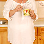 First pic of Featuring 42 Year Old Misti from Czech Republic in High Quality Outside Mature and MILF Pictures and Movies