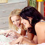 First pic of Free Pictures ::: Lezbteens.com