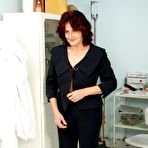 First pic of Linkda mature fetish pussy gaping speculum doctor