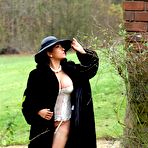 First pic of Mature exhibitionist in the park | MATURE XXX PICS