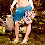 First pic of KarinaHart.com: Karina Makes Things Grow