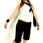 First pic of Avril Lavigne