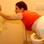 Third pic of this mature toilet slut gets what she wants.. cum on her face!