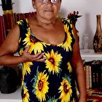 First pic of Granny porn 001