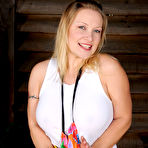 Second pic of allover30free.com introducing 30 Year Old Allyza Blue from AllOver30 - Pictures of naked MILF and housewives from San Bernadino, CA