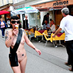 Third pic of Nude-in-Public