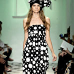 Fourth pic of Regina Feoktistova sexy runway shots