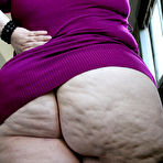 Second pic of Huge Ass BBW Della posing in San Francisco