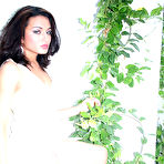 Second pic of Keira Vergas Getting Playfully Naked Outside