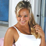Fourth pic of Hot Blonde Teen Girl