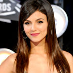 First pic of Victoria Justice