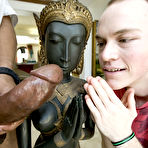 Second pic of Welcome to ITSGONNAHURT.com !!!