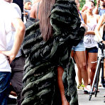 Second pic of Naomi Campbell hard nipples under tight top photoshoot