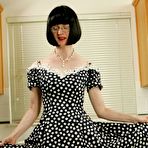 First pic of  ffstockings sexy nylon milf in stockings
