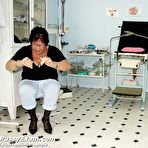 Fourth pic of Older Tatana nasty vulva gyno specula checkup at gyno clinic