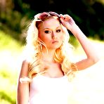 First pic of Madison Scott rounded tits posing outdoor @ Suze.net