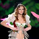 Second pic of Edita Vilkeviciute various sexy runway shots