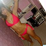 Second pic of Sex girlfriend pics :: beautiful and sexy babe showing off her goods on couch 