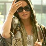 Fourth pic of Mena Suvari