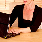 First pic of MILF Porn