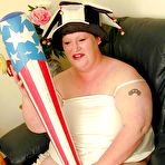 First pic of Hardcore Fatties - Fat Mature Slut Playing Air Bat