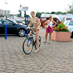 First pic of Nude-in-Public