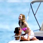 First pic of Avril Lavigne nude photos and videos at Banned sex tapes