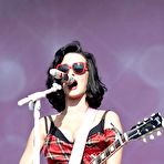 First pic of Katy Perry sexy performing on stage shows cleavage