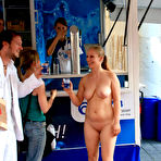 First pic of Nude-in-Public