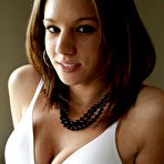 Third pic of Total Cutie Amanda in Blue Jeans and a Tight Top