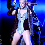 Third pic of Christina Aguilera sexy at MTV Movie Awards stage and redcarpet