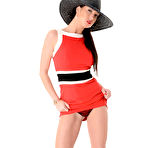 First pic of Bijou - Strippers on your desktop!