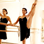 Second pic of Neve Campbell nude posing photos