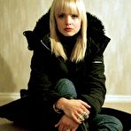 Fourth pic of Mena Suvari