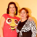 First pic of mature Sandie gets hot with babe Jennifer