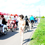 Second pic of Nude in Public - Public Nudity - Naked In Public - Outdoor - Exhibtionism - Flashing - NIP-Activity.com