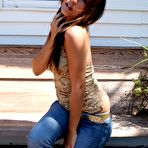 First pic of Raven posing outside - Leenks Smut