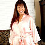 First pic of AllOver30.com - Introducing 43 year old Andie