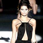 Fourth pic of Isabeli Fontana